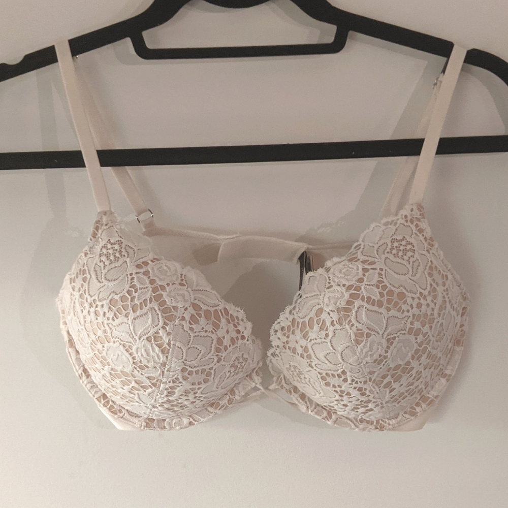 Victoria's Secret add two sizes Bombshell bra